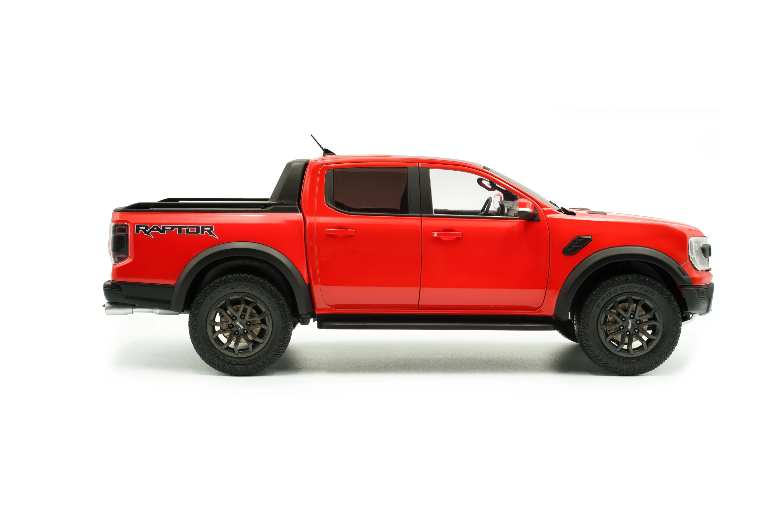 PRE-ORDER 2024 Ford Ranger Raptor Orange Diecast 1:18 Scale Model - Solido S1813901 - Image 5
