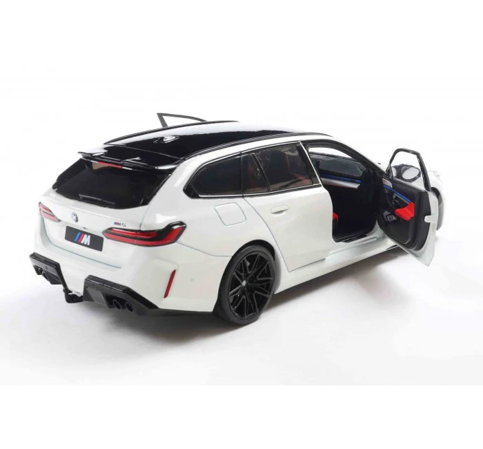 PRE-ORDER 2025 BMW M5 Touring Alpine White Diecast 1:18 Scale Model - Solido S1814802 - Image 3