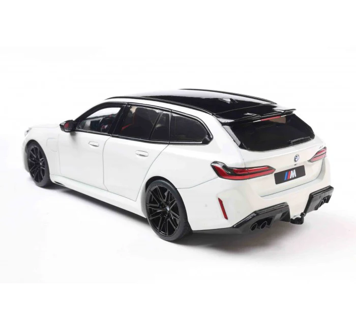 PRE-ORDER 2025 BMW M5 Touring Alpine White Diecast 1:18 Scale Model - Solido S1814802 - Image 4
