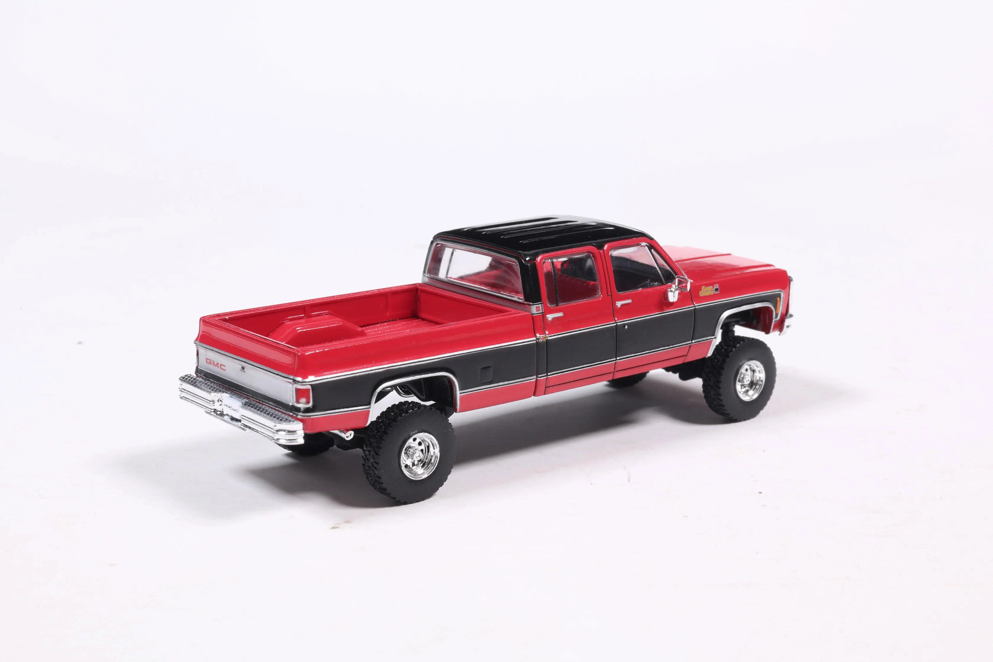 PRE-ORDER - 12 PACK 1980 GMC Sierra Classic K3500 Wideside Crew Cab Lifted Two-Tone Cardinal Red & Black Diecast 1:64 Scale Model - Karson Diecast IAPR1023 - Image 7