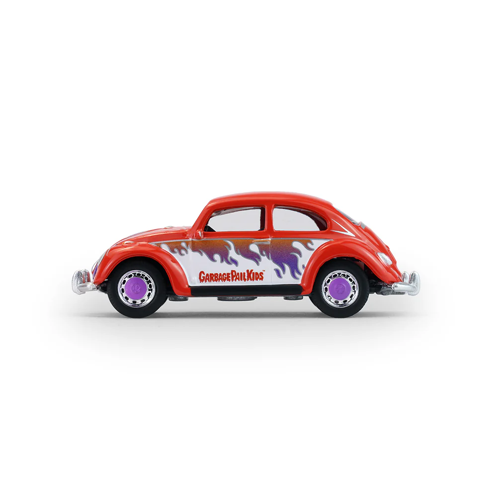 PRE-ORDER Classic Volkswagen Beetle - Lily No Problema (Garbage Pail Kids Series 9 - 40th Anniversary) Diecast 1:64 Scale Model - Greenlight 54130E - Image 2