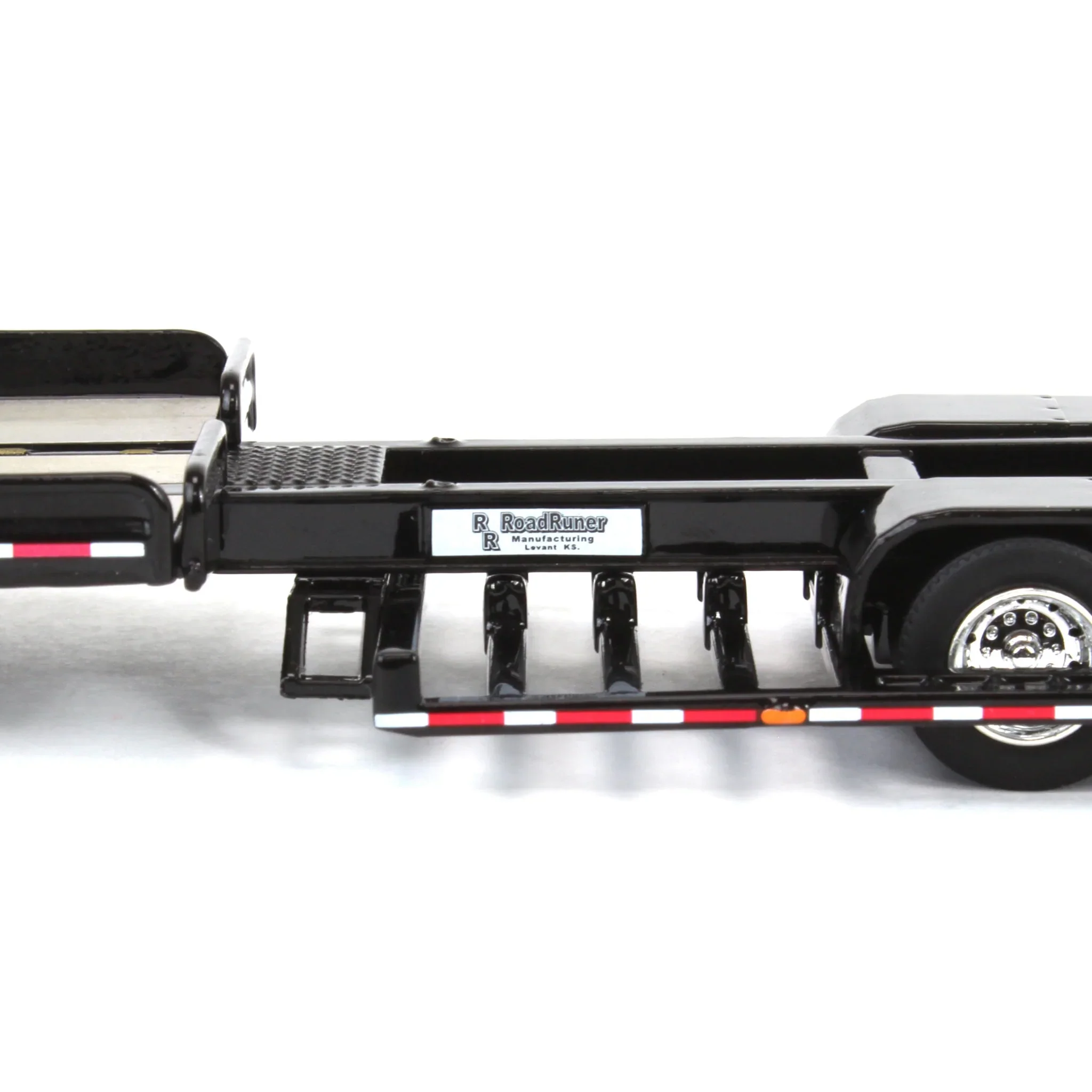 RoadRuner Manufacturing Model 4000 Sprayer Trailer Diecast 1:64 Scale Model - Diecast Masters 71127 - Image 11
